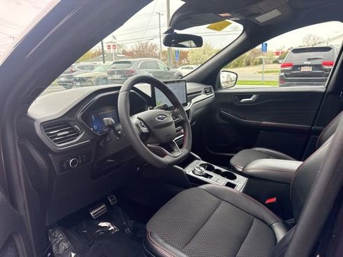 Used 2023 Ford Escape ST-Line w/ Tech Pack #1 AWD/4WD image 8