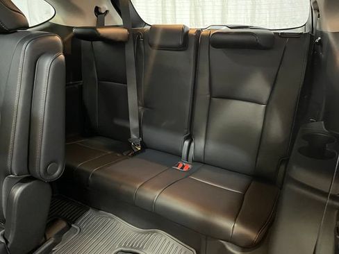 Used 2023 Toyota Highlander Platinum AWD/4WD image 12
