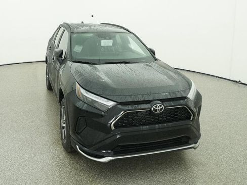 New 2025 Toyota RAV4 SE image 14