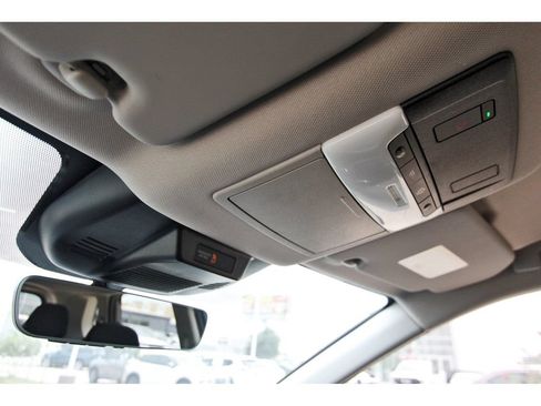 Used 2025 Nissan Rogue SV FWD image 18