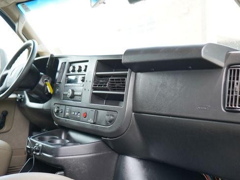 Used 2019 Chevrolet Express 3500 w/ Driver Convenience Package RWD image 19