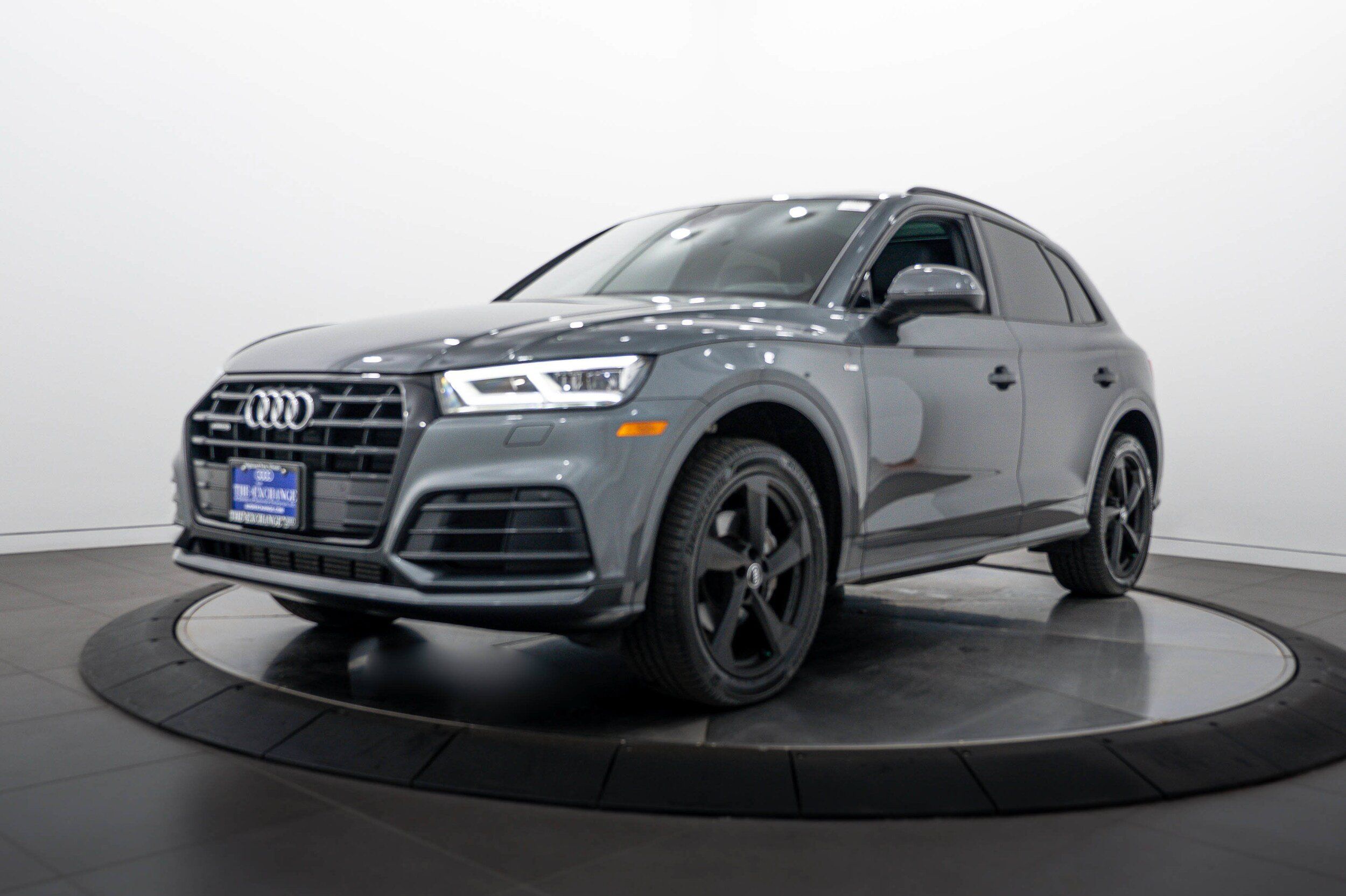 Used 2020 Audi Q5 2.0T Titanium Premium Plus w/ Premium Plus Package AWD/4WD image 7