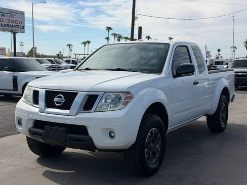 Used 2015 Nissan Frontier Desert Runner RWD image 1