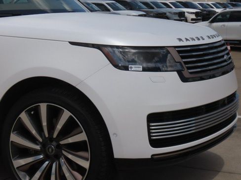 Used 2024 Land Rover Range Rover SV AWD/4WD image 6