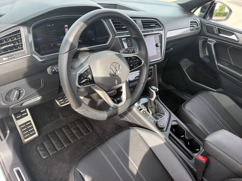 Used 2024 Volkswagen Tiguan SE R-Line AWD/4WD image 8