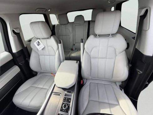 Used 2016 Land Rover Range Rover Sport SE image 20