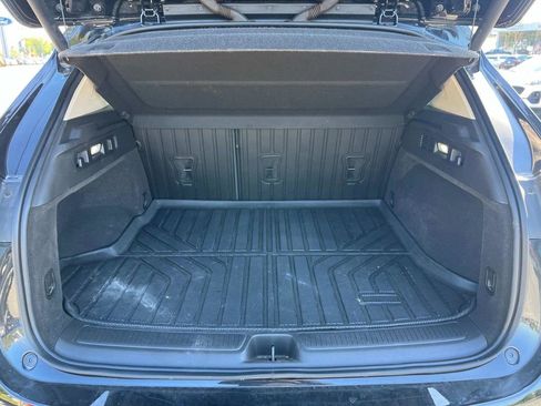 Used 2022 Buick Envision Avenir w/ Premium Seat Package image 19