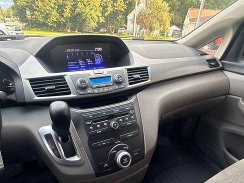Used 2012 Honda Odyssey EX image 23