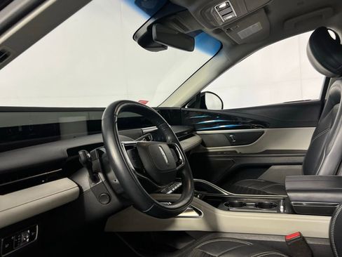 Used 2024 Lincoln Nautilus Reserve image 19