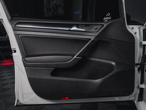 Used 2019 Volkswagen Golf 4-Door image 35