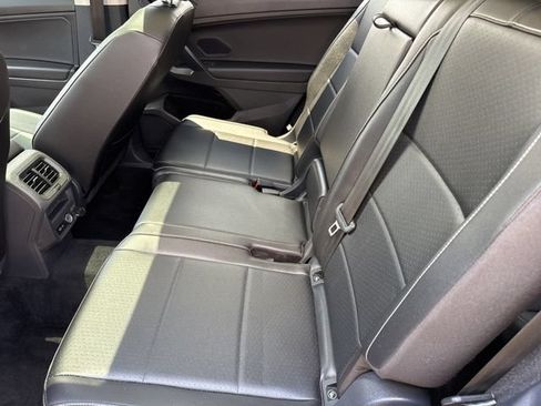 Used 2021 Volkswagen Tiguan SE w/ Panoramic Sunroof Package FWD image 20
