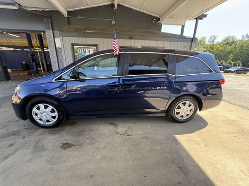 Used 2015 Honda Odyssey LX image 8
