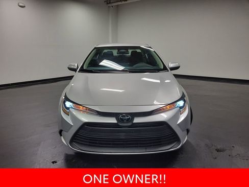 Used 2023 Toyota Corolla LE FWD image 3