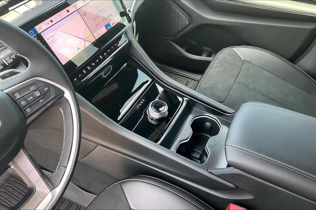 New 2026 Jeep Grand Cherokee Altitude RWD image 9