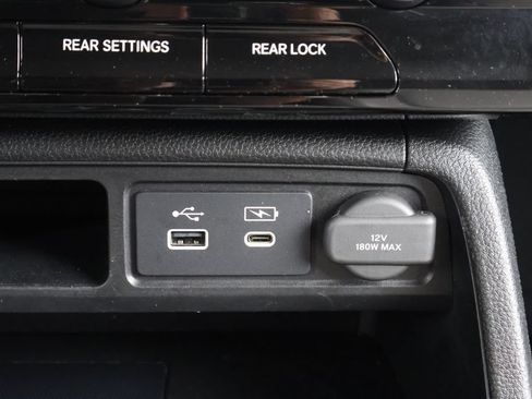 Used 2025 Honda Pilot EX-L image 23
