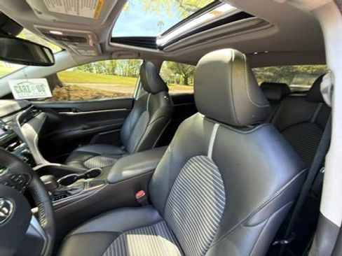 Used 2022 Toyota Camry SE w/ TRD Appearance Package (TMS) FWD image 20