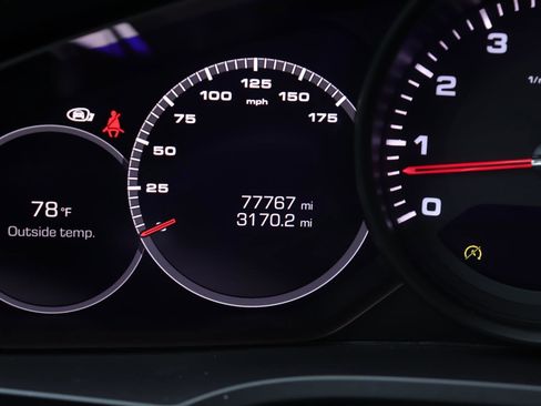 Used 2021 Porsche Cayenne image 28