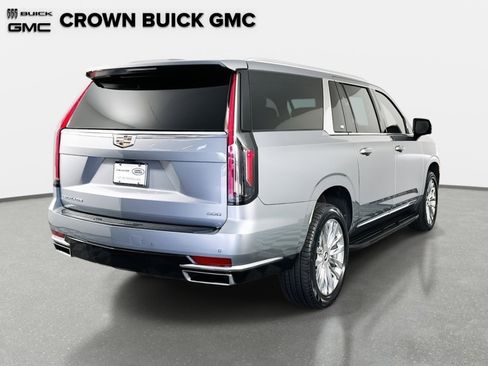 Used 2023 Cadillac Escalade ESV Premium Luxury image 8