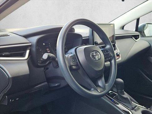Used 2025 Toyota Corolla LE image 9