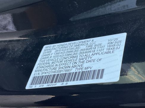 Used 2025 Honda Pilot TrailSport image 14