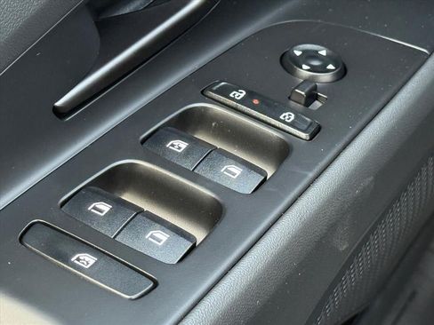 New 2026 Hyundai Elantra SEL Sport FWD image 15
