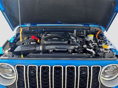 Used 2024 Jeep Wrangler Unlimited Sahara AWD/4WD image 29