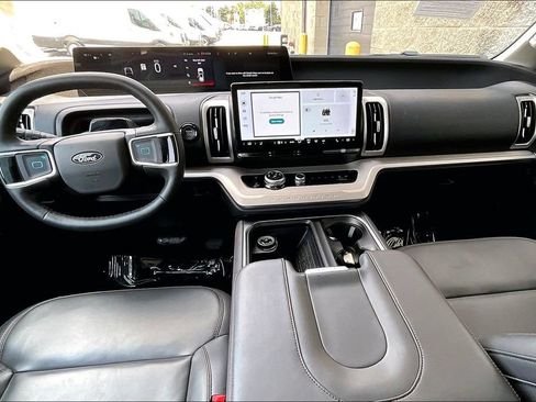 Certified 2025 Ford Expedition Active RWD image 14