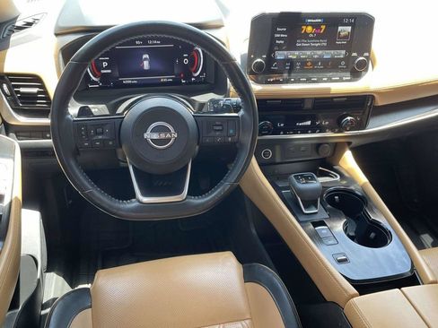 Used 2023 Nissan Rogue Platinum FWD image 9