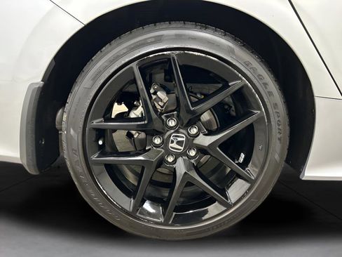 Used 2025 Honda Civic Sport image 10
