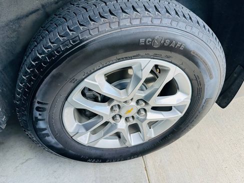 Used 2019 Chevrolet Traverse LT FWD image 34