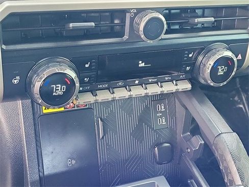 Used 2024 Toyota Tacoma Trailhunter image 27