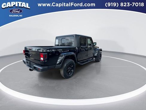 Used 2022 Jeep Gladiator Willys image 8