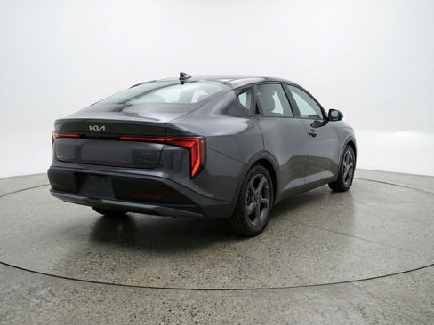 Used 2025 Kia K4 FWD image 9
