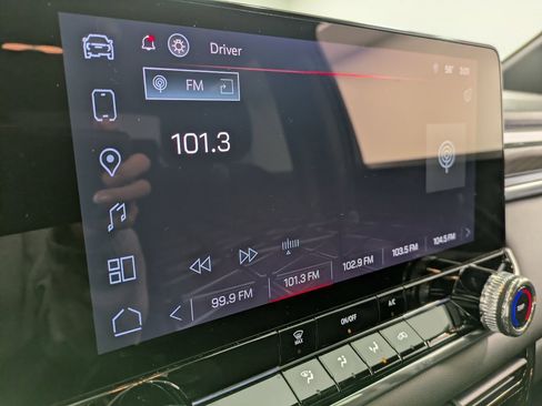 Used 2024 GMC Canyon Elevation image 12