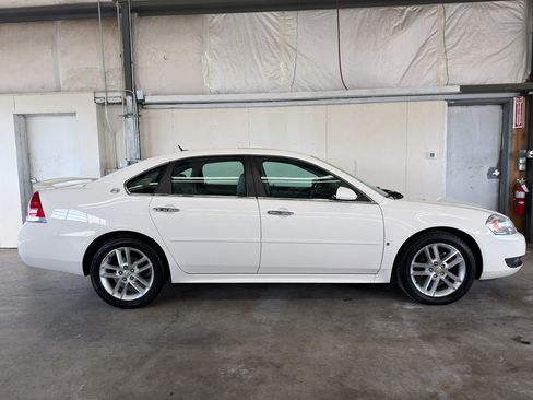 Used 2009 Chevrolet Impala LTZ FWD image 4