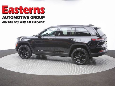 Used 2024 Jeep Grand Cherokee Altitude AWD/4WD image 63