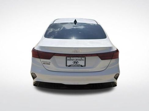 Used 2023 Kia Forte LXS w/ LXS Technology Package FWD image 4