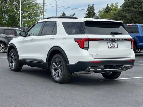 New 2026 Ford Explorer Active w/ Active Comfort Package AWD/4WD image 10