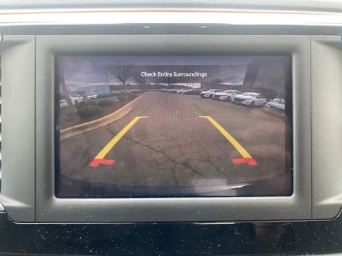 Used 2023 Chrysler Voyager LX image 22