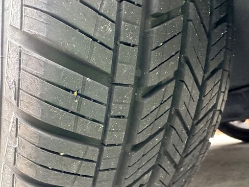 Used 2022 Volkswagen Taos SEL w/ Panoramic Sunroof Package image 21