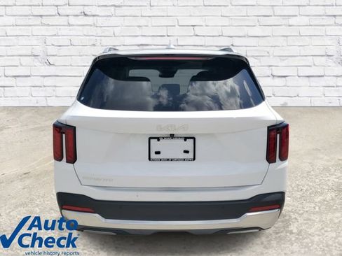 Used 2024 Kia Sorento S w/ Panoramic Sunroof Package FWD image 3