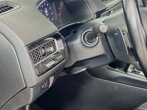 Used 2022 Honda Civic Touring image 10