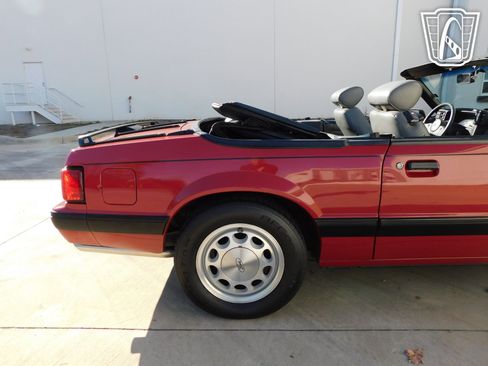Used 1989 Ford Mustang LX image 28