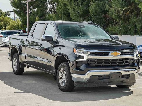 Used 2023 Chevrolet Silverado 1500 LT w/ Protection Package AWD/4WD image 3