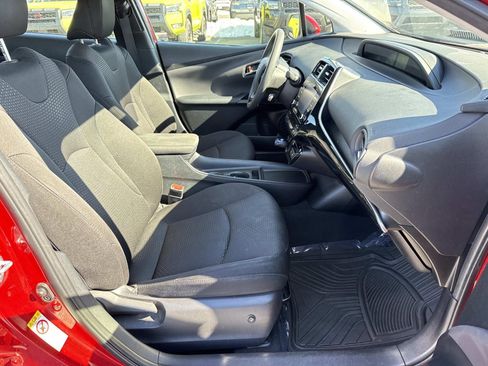 Used 2021 Toyota Prius LE image 24
