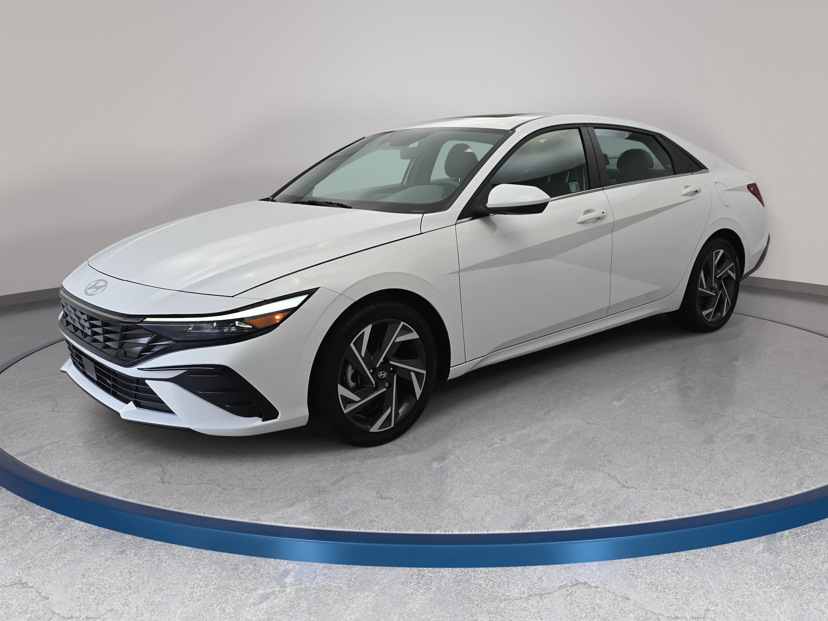 Used 2025 Hyundai Elantra SEL FWD image 1