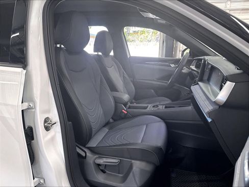 New 2026 Volkswagen Tiguan SE R-Line FWD image 11