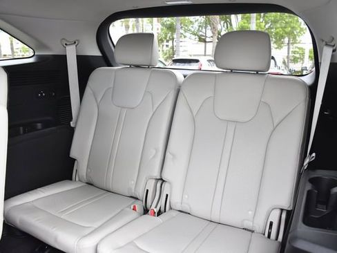 Used 2023 Kia Sorento SX AWD/4WD image 25