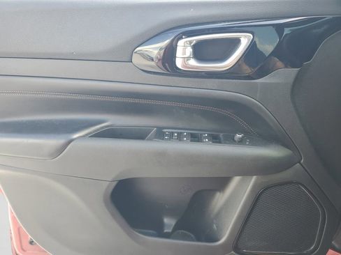 Used 2022 Jeep Compass Limited image 23