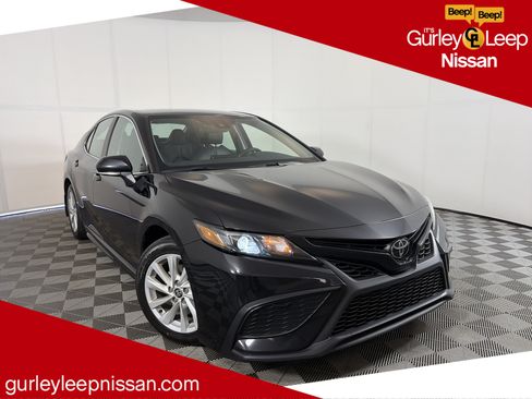 Used 2024 Toyota Camry SE FWD image 1